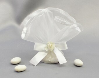 Wedding Favor with White Tulle and Paper Rose - Greek Boubounieres Koufeta - Italian Bomboniera Confetti - Jordan Almond Dragée | Dahlia