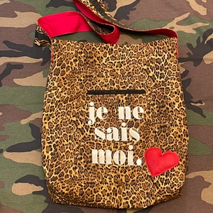 Je Ne Sais Moi Crossbody Bag image 4