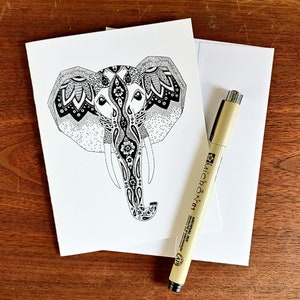Stylo et encre / Noir et blanc / Zentangle / Carte vierge d'éléphant