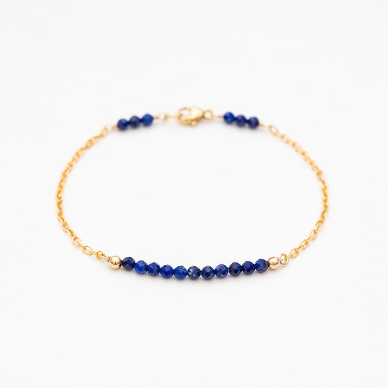Delicate gemstone bracelet // minimalist bracelet gold // dainty bracelet gold // minimalist gemstone bracelet // birthstone bracelet Lapis lazuli
