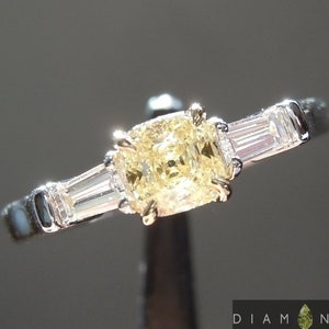 0.53ct Y-Z VS1 Cushion Cut Diamond Ring R5907