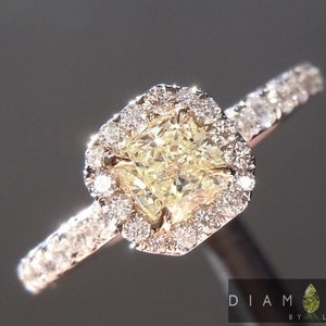 0.38ct Yellow VVS2 Radiant Cut Diamond Ring R5482