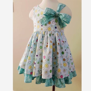 Cutie Bow dress PDF sewing pattern and tutorial, Sizes 3 8 girls, instant download image 1