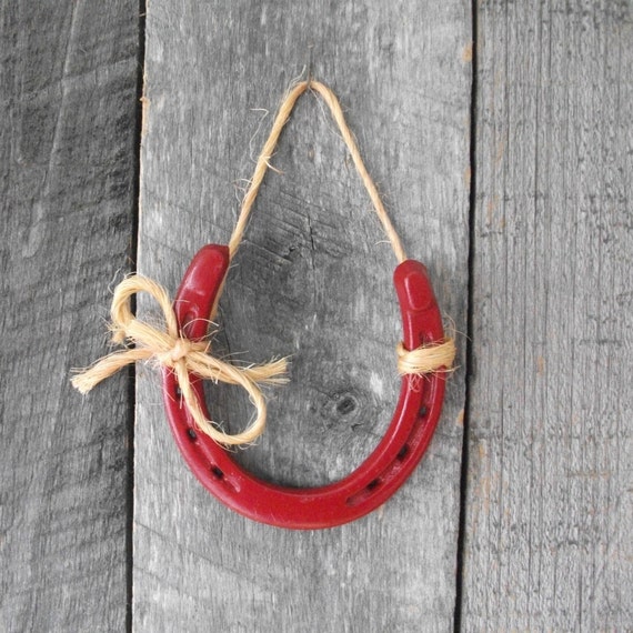 Horseshoe Outdoor Decor, Painted Red Horseshoe, Lucky Horseshoe, Western  Wall Hanging, Womens Rustic Home Gift, Horse Shoe Decoration Gift 