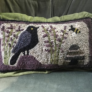 BIRD WITH BEE Rug pattern for hooking or punch needle.  Comes in 2 sizes:  8&quot; x 15&quot; or 12&quot; x 20&quot;.   Foundation cloth choices at checkout.
