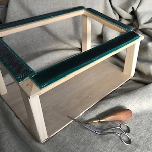 Rug Hooking Supplies: GRIPPER LAP FRAME Rug Hooking & Punch Needle, 14&quot;x9.25&quot;