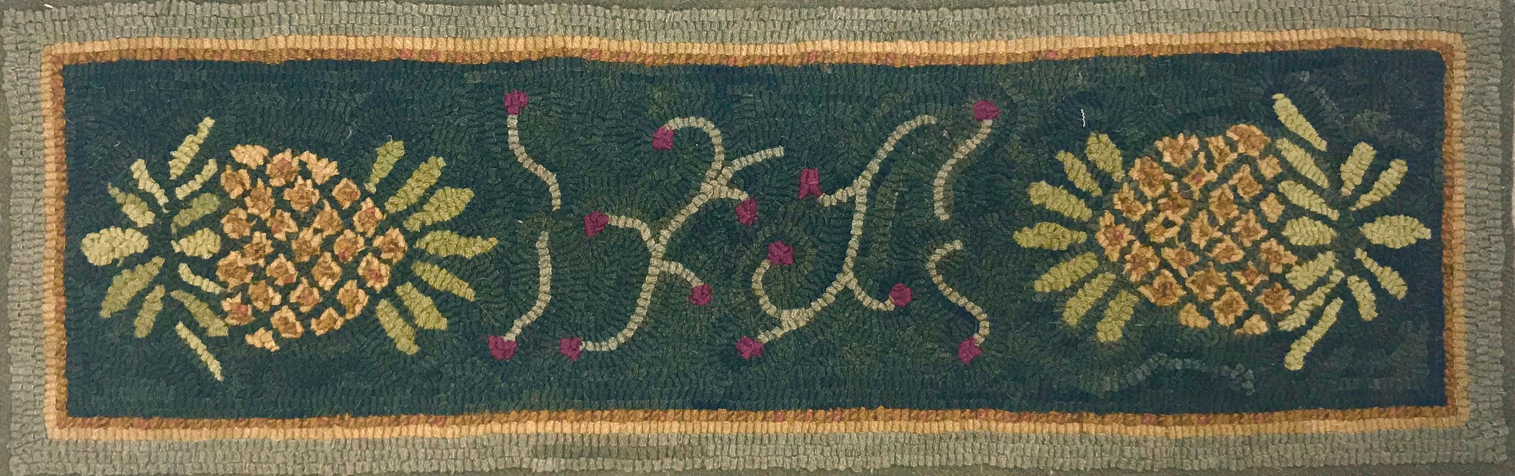 PINEAPPLE RUNNER Rug pattern for hooking or punch needle. | Etsy