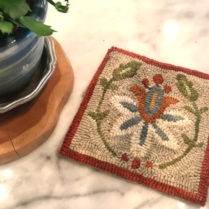 TULIP Rug pattern for hooking and punch needle.  8&quot; x 8&quot;&quot;.   Foundation cloth choices at checkout.