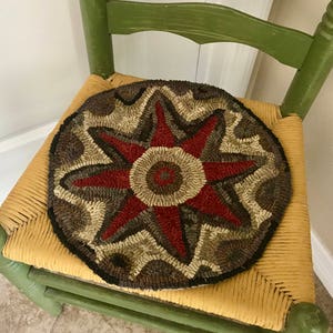 LUCKY STAR Rug pattern for hooking and punch needle.  Round 12&quot;, 14&quot; or 16&quot;.   Foundation cloth choices at checkout.