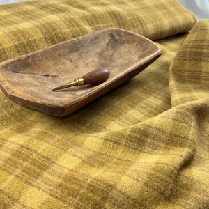 100% Wool Fat 1/4&#39;s (16&quot;x28&quot;), for rug hooking, appliqué, and, crafts. Washed and felted ready for your next project. Color:  GOLDENROD
