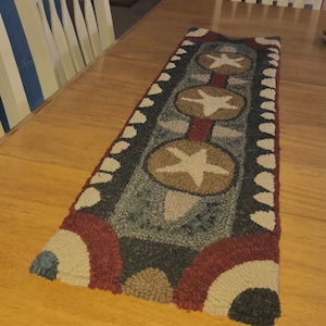 PATRIOTIC STAR RUNNER Rug pattern for hooking or punch needle.  10" x 36" or 12 x 48"  Foundation cloth choices at checkout.