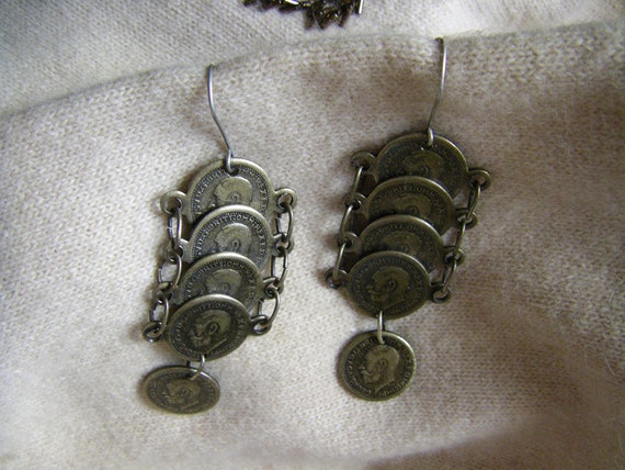 Vintage 1917 King George V Sovereign Coin Dangle Earrings View 4