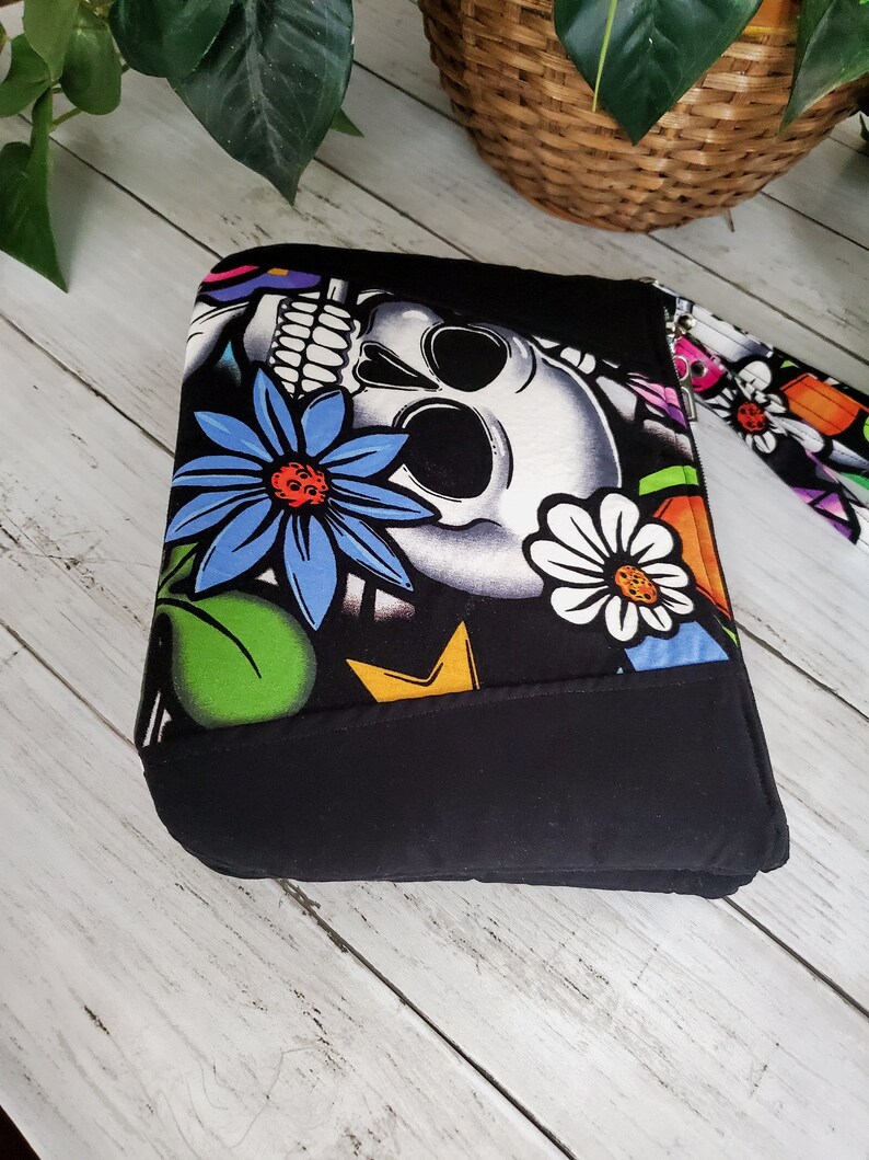 Sunshine Wristlet Street Skull Alexander Henry image 6