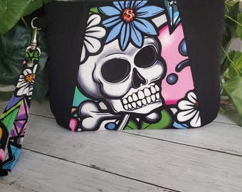 Sunshine Wristlet Street Skull Alexander Henry