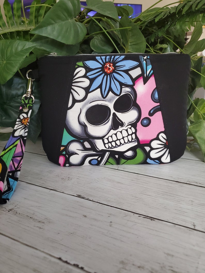 Sunshine Wristlet Street Skull Alexander Henry image 1