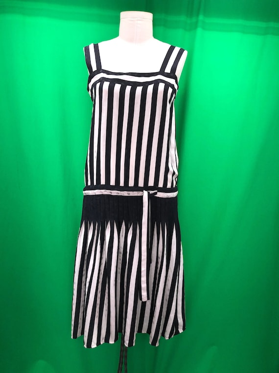 Vintage 80s Flora Kung Neiman-Marcus 12 Black Whit