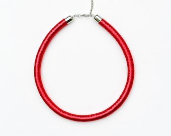 Magenta pinke minimalistische Halskette / Seil Halskette / moderne Halskette / zeitgenössisch / rosa Halskette / Seilschmuck / Geschenkidee