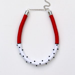 Statement Seil Halskette/Seil Schmuck/handgemachte Schmuck/Polka Dot/schwarz und weiß/rot/weiß/Perlen/für ihre/Geschenk-Ideen/Frühling/Sommer-Stil