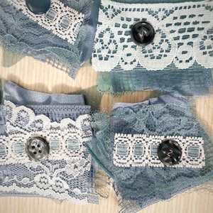 Lot de 6 ornements vintage bleu nuit en dentelle, soie et boutons pour le point lent, le journal indésirable, les travaux manuels et la courtepointe