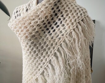 Lovely off-white white vintage crochet shawl, boho wedding shawl