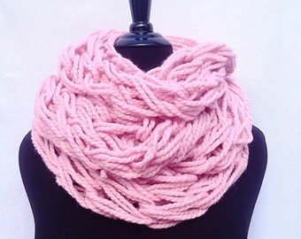 CLEARANCE Chunky Infinity Scarf in Soft Pink (FREE SHIPPING)