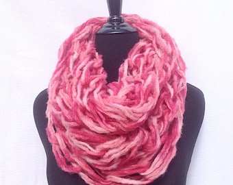 CLEARANCE Chunky Infinity Scarf in Shades of Pink (FREE SHIPPING)