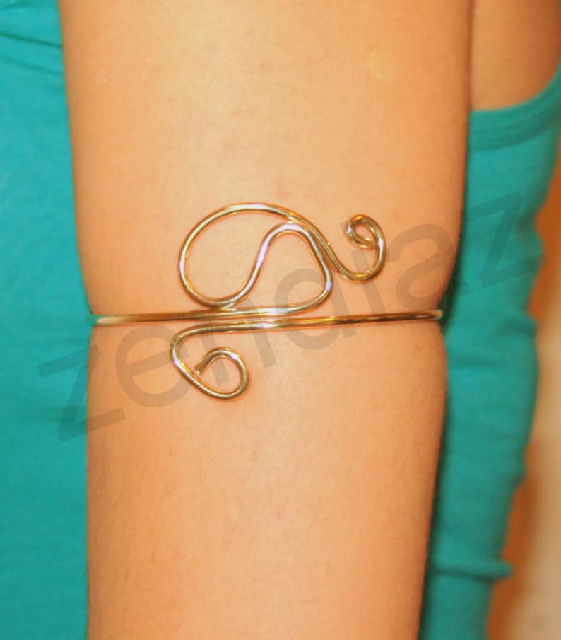Innovative upper arm cuff armband made of brass or aluminium wire. image 3