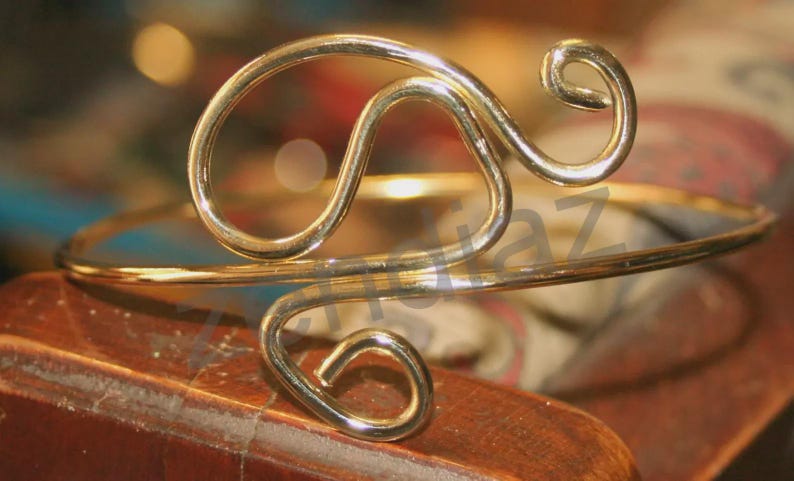 Innovative upper arm cuff armband made of brass or aluminium wire. image 5