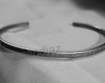 Hamrad titanmanschettarmband, unisex hypoallergent