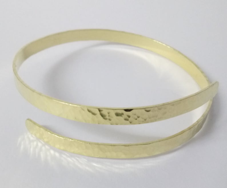 Hammered Arm Band Upper arm cuff Statement Bracelet made of brass, aluminium or german sivler. image 4