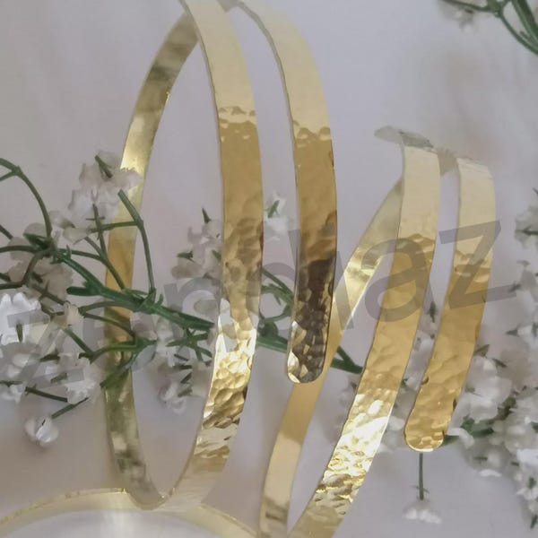 Bracciale in ottone martellato: