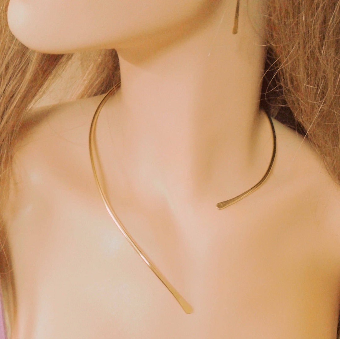 Minimalist Choker Necklace
