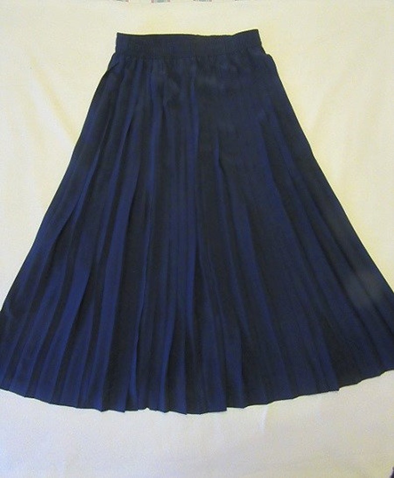 Classic long pleated skirt color navy blue. Size FR 40. | Etsy