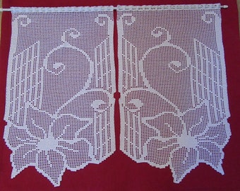 Paire de rideaux brise-vue au crochet en coton blanc. Fait main. Pair of white cotton crochet breakout curtains. Handmade.