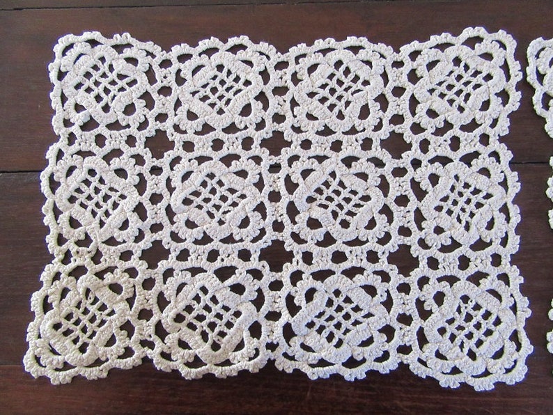 2 Set de table frivolités au crochet en coton écru. 2 Anciens napperons fait main. image 4