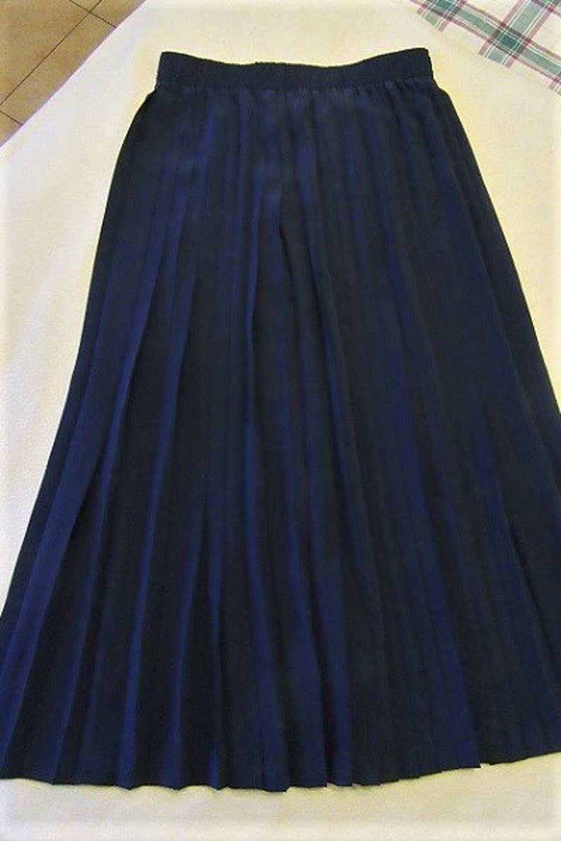 navy long pleated skirt