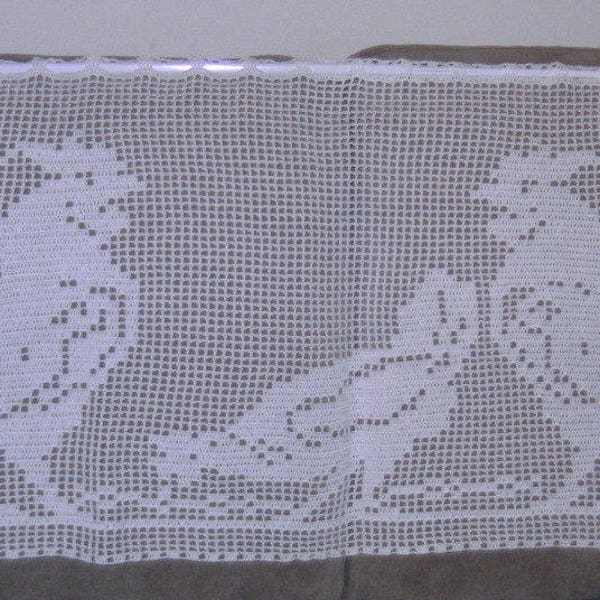 Rideau brise-vue, voilage au crochet . Pâques Coqs et poule . Dentelle coton, fait main neuf. Handmade Roosters and Hen Crochet Curtains