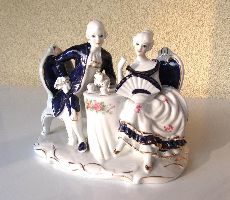 SUPERBE demi Figurine Fin XIXe ou tout début XXe Marquise porcelaine VITRINE Rose