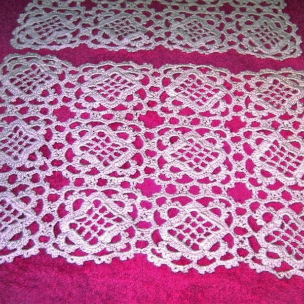 2 Set de table "frivolités" au crochet en coton écru. 2 Anciens napperons fait main.