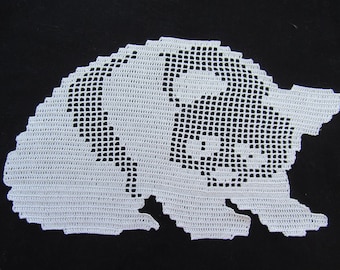 Napperon décoratif Panda 4 . Dentelle crochet fait main. Decorative Panda placemat . Handmade crochet lace