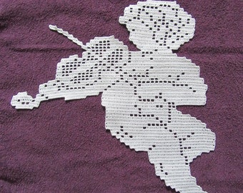 Napperon au crochet " Chérubin musicien "  Fait main en coton . Crochet doily " Cherub musician "  Handmade cotton