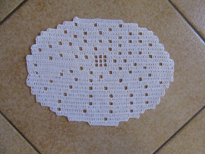 Napperon Coquille d'oursin Au Crochet Fait Main Décoration Marine. Doily Urchin Shell Handmade Navy 