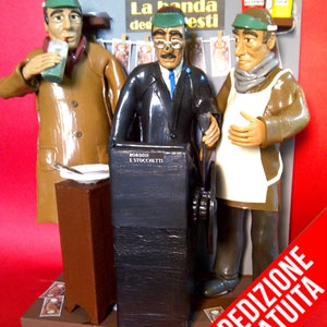 Action Figures Totò and Peppino &quot;The Honest Gang&quot; scenography Typography