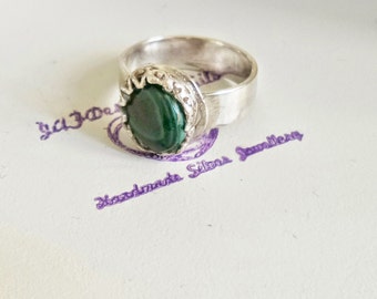 Sterling silver malachite ring, Green gemstone ring, Fancy wire bezel, Gift for her, Bespoke gemstone ring, Birthday gift, Anniversary gift