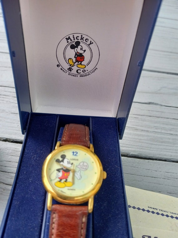 1990’s Glow in the Dark Lorus Mickey Mouse Watch-… - image 6