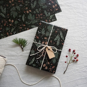 Christmas Wrapping Paper - Botanical pattern - Fir and Berries Giftwrap