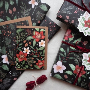 Set regalo di Natale - Motivi botanici scuri - Confezione di biglietti di auguri natalizi abbinati, carta da regalo, etichette regalo e nastro