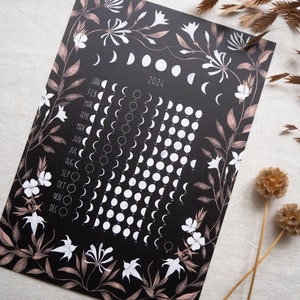 Mondkalender 2024 - Botanischer Kunstdruck - Nachtblühende Blumen und Mondphasen Wandbild - Mondkarte Poster - Weiß gold