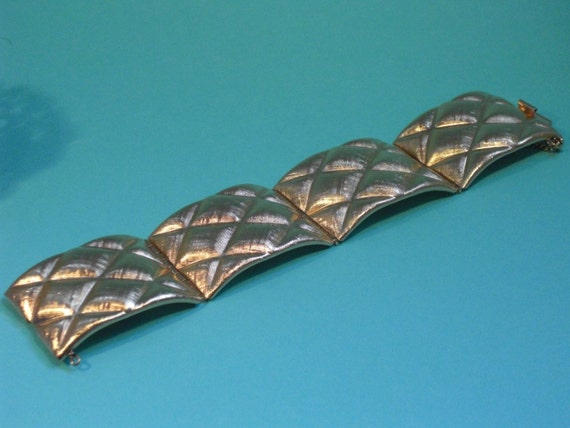 NAPIER Large (133) gold bracelet, signed NAPIER, c