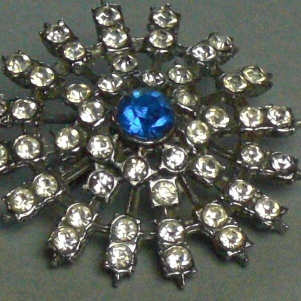 Broche (188) astrale, vers 1940's